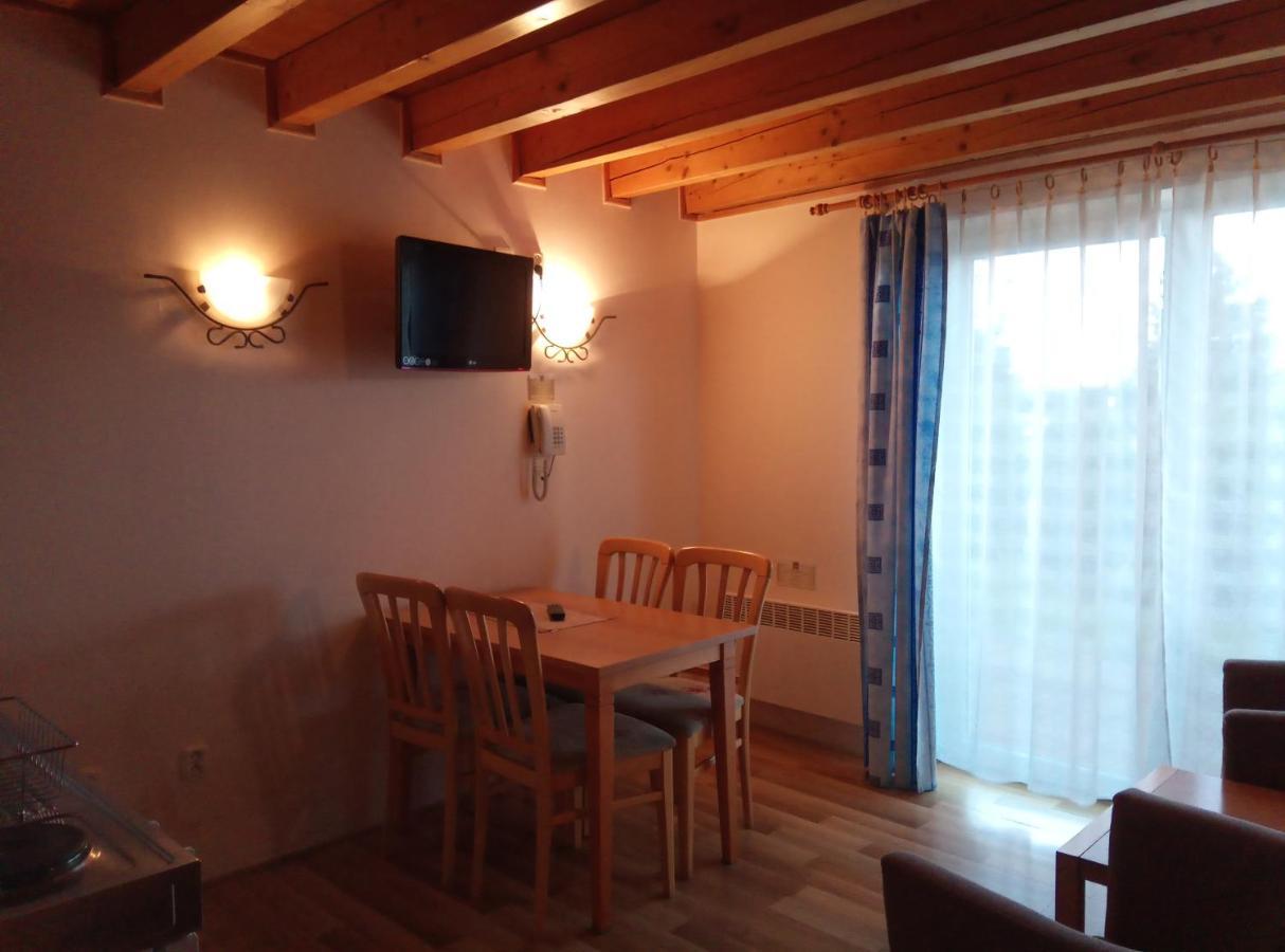 Apartmany Holiday Tatralandia Liptovsky Mikulas Bagian luar foto