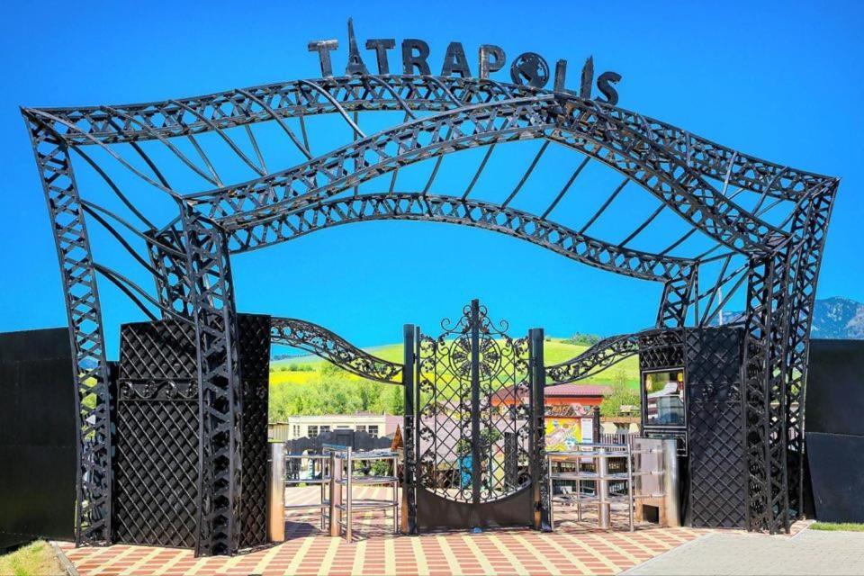 Apartmany Holiday Tatralandia Liptovsky Mikulas Bagian luar foto